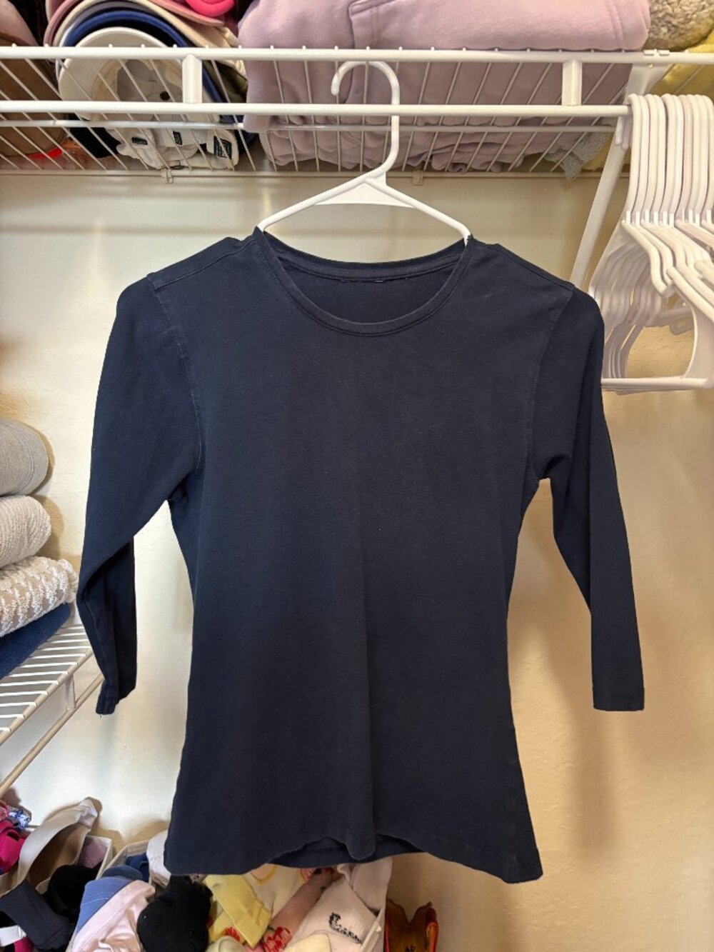 Navy blue 3/4 sleeve tshirt